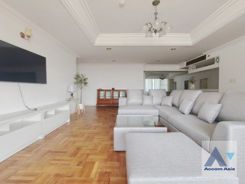 Big Balcony, Pet friendly |  Pet friendly - High rise Apartment in Phrom Phong Apartment  4 Bedroom for Rent BTS Phrom Phong in Sukhumvit Bangkok
