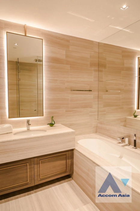 12  2 br Condominium For Rent in Sukhumvit ,Bangkok BTS Phrom Phong at The Diplomat 39 AA24384