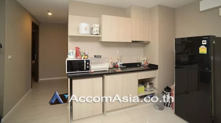  2 Bedrooms  Condominium For Rent in Sathorn, Bangkok  near BTS Saphan Taksin (AA24406)