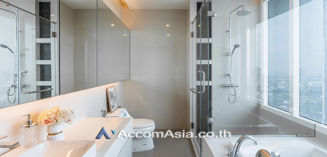 4  3 br Condominium For Sale in Rama 3 ,Bangkok BTS Saphan Taksin at Menam Residences AA24409