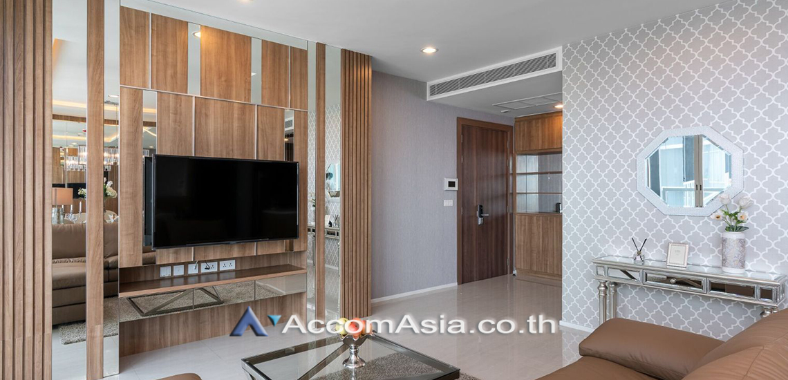  1  3 br Condominium For Sale in Charoenkrung ,Bangkok BTS Saphan Taksin at Menam Residences AA24409