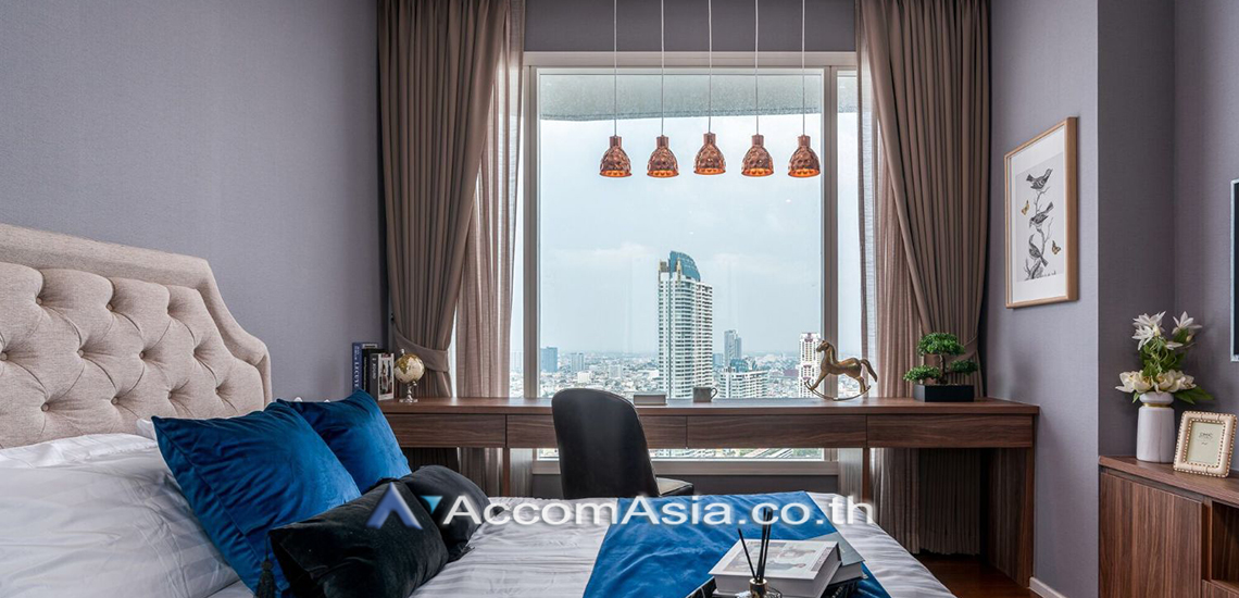 8  3 br Condominium For Sale in Charoenkrung ,Bangkok BTS Saphan Taksin at Menam Residences AA24409