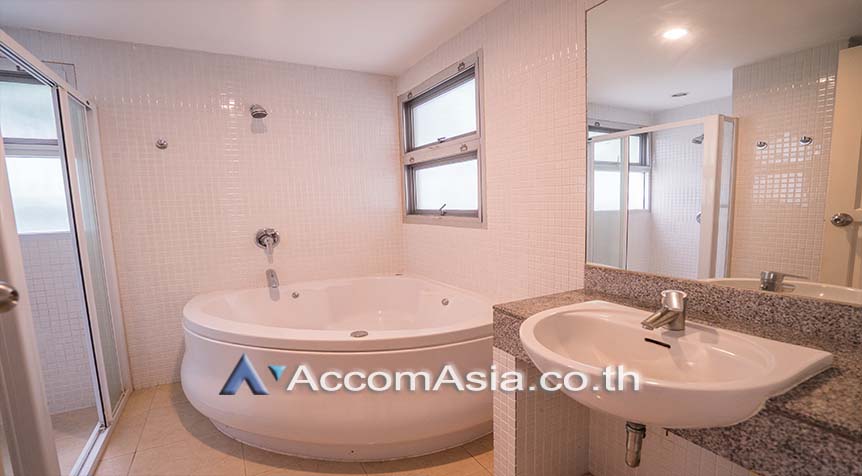16  4 br House For Rent in Sukhumvit ,Bangkok BTS Phrom Phong at House suite for family AA24412