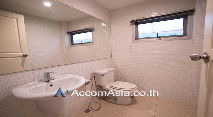 17  4 br House For Rent in Sukhumvit ,Bangkok BTS Phrom Phong at House suite for family AA24412