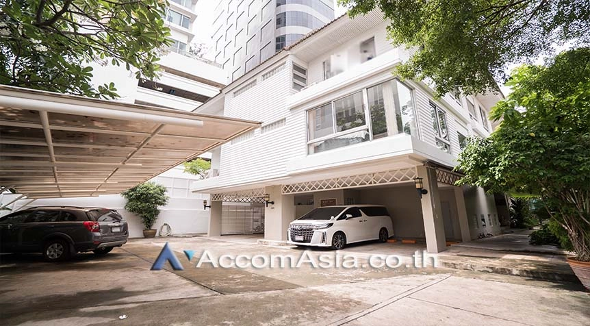  2  4 br House For Rent in Sukhumvit ,Bangkok BTS Phrom Phong at House suite for family AA24412