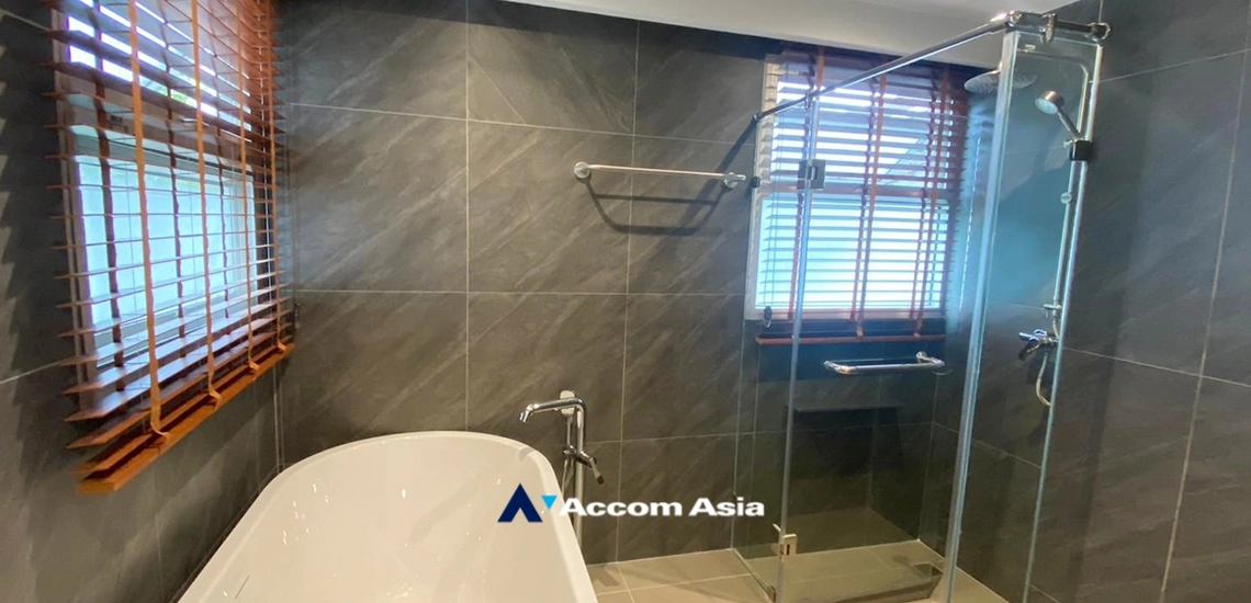 21  4 br House For Rent in Sukhumvit ,Bangkok BTS Phrom Phong at House suite for family AA24413