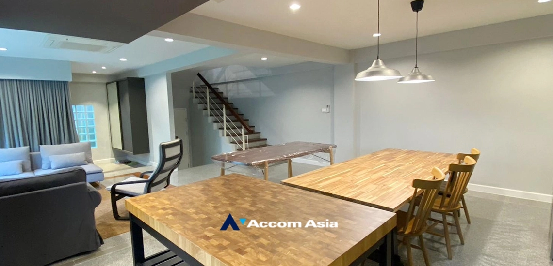 8  4 br House For Rent in Sukhumvit ,Bangkok BTS Phrom Phong at House suite for family AA24413