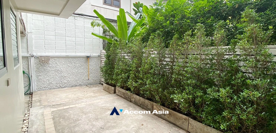 28  4 br House for rent and sale in Sukhumvit ,Bangkok BTS Phrom Phong at House suite for family AA24413