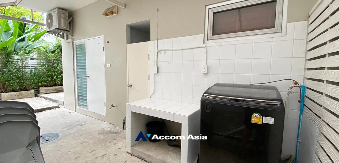 29  4 br House For Rent in Sukhumvit ,Bangkok BTS Phrom Phong at House suite for family AA24413
