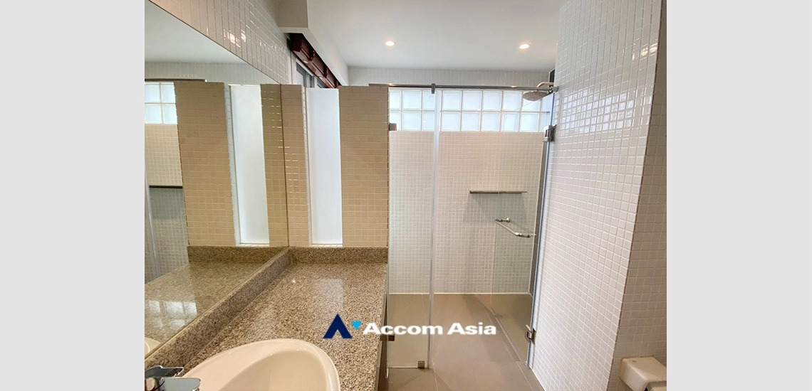 23  4 br House For Rent in Sukhumvit ,Bangkok BTS Phrom Phong at House suite for family AA24413