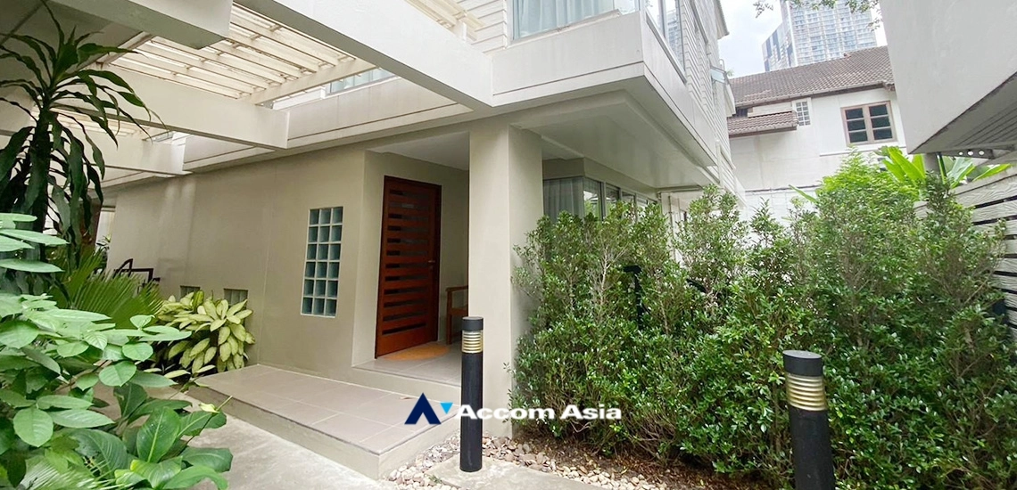  2  4 br House For Rent in Sukhumvit ,Bangkok BTS Phrom Phong at House suite for family AA24413