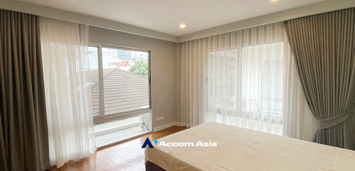 15  4 br House for rent and sale in Sukhumvit ,Bangkok BTS Phrom Phong at House suite for family AA24413