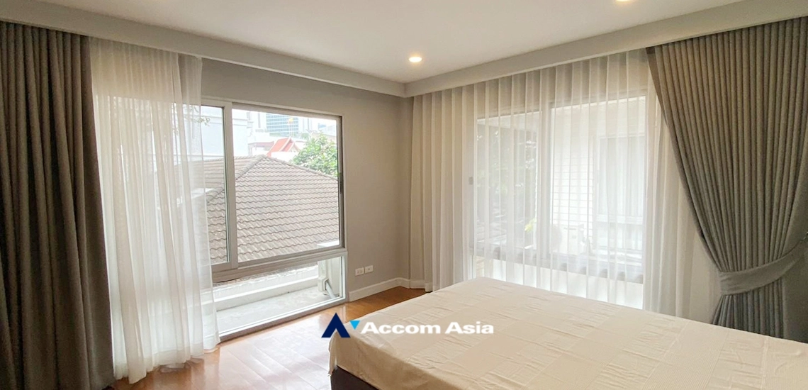 15  4 br House For Rent in Sukhumvit ,Bangkok BTS Phrom Phong at House suite for family AA24413