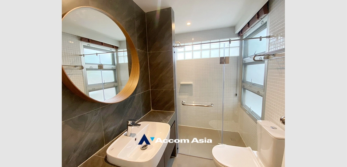 22  4 br House For Rent in Sukhumvit ,Bangkok BTS Phrom Phong at House suite for family AA24413