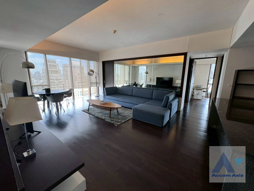 unit 2 Bedrooms  Condominium For Rent & Sale in Ploenchit, Bangkok  near BTS Ratchadamri (AA24426)