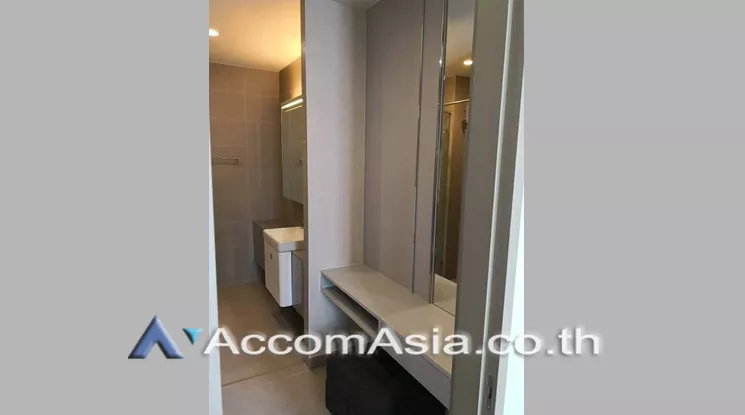  1 Bedroom  Condominium For Rent & Sale in Ploenchit, Bangkok  near BTS Ploenchit (AA24428)