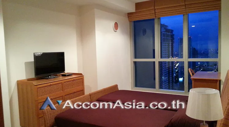  1 Bedroom  Condominium For Sale in Charoennakorn, Bangkok  near BTS Krung Thon Buri (AA24434)