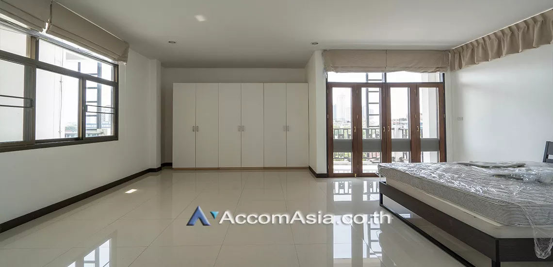 6  3 br Townhouse for rent and sale in Sukhumvit ,Bangkok BTS Phra khanong AA24452
