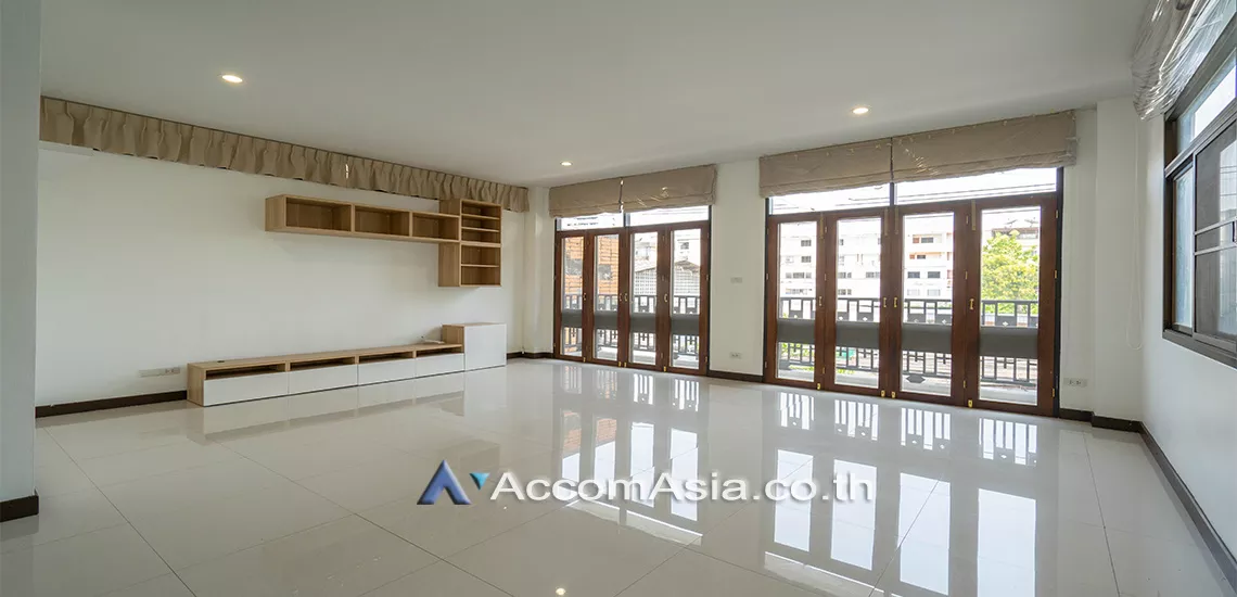 5  3 br Townhouse for rent and sale in Sukhumvit ,Bangkok BTS Phra khanong AA24452