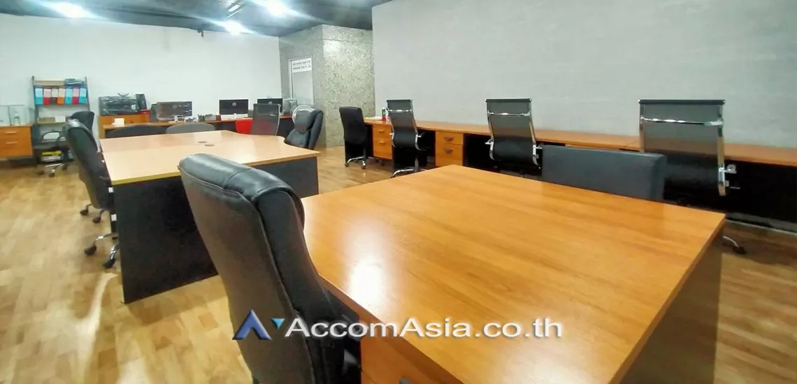 4  Office Space for rent and sale in Sukhumvit ,Bangkok BTS Nana at Sukhumvit Suite AA24502
