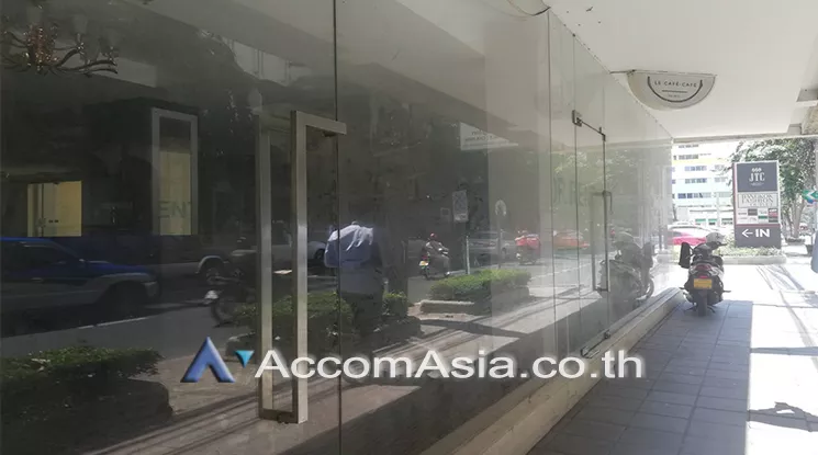  Retail / showroom For Rent in Silom, Bangkok  near BTS Surasak (AA24522)