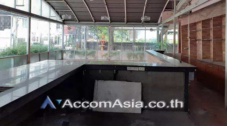 unit Retail / showroom For Rent in Sukhumvit, Bangkok  near BTS Asok (AA24526)