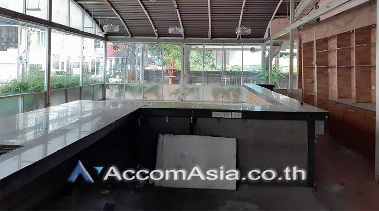  1  Retail / Showroom For Rent in dusit ,Bangkok BTS Asok AA24526