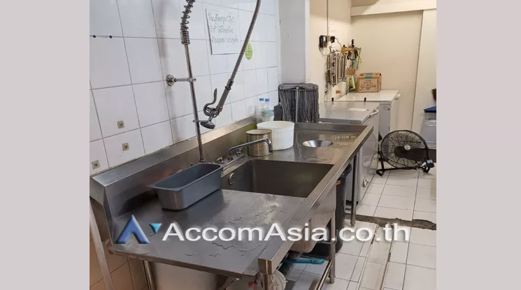  1  Retail / Showroom for rent and sale in sukhumvit ,Bangkok BTS Asok AA24537