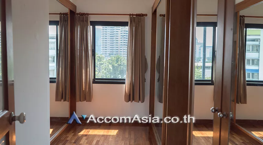 1  3 br Apartment For Rent in Sukhumvit ,Bangkok BTS Phrom Phong at Homely Atmosphere And Privacy AA24538