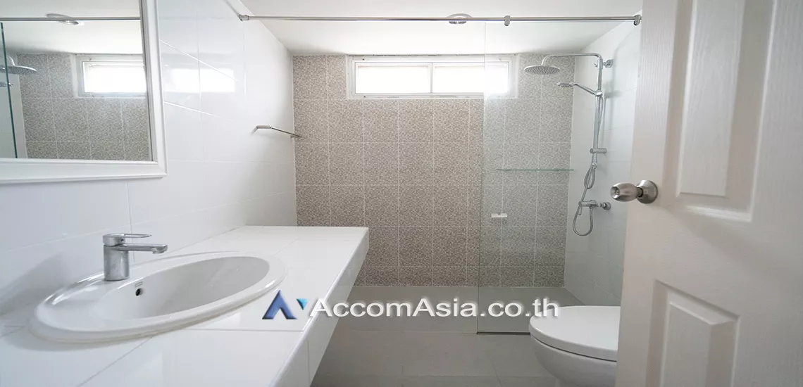 8  3 br Apartment For Rent in Sukhumvit ,Bangkok BTS Ekkamai at Ideal Place For Big Famlilies AA24554