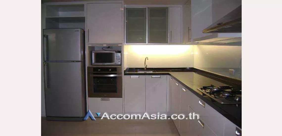 Pet friendly |  3 Bedrooms  Apartment For Rent in Sukhumvit, Bangkok  near BTS Thong Lo (AA24557)