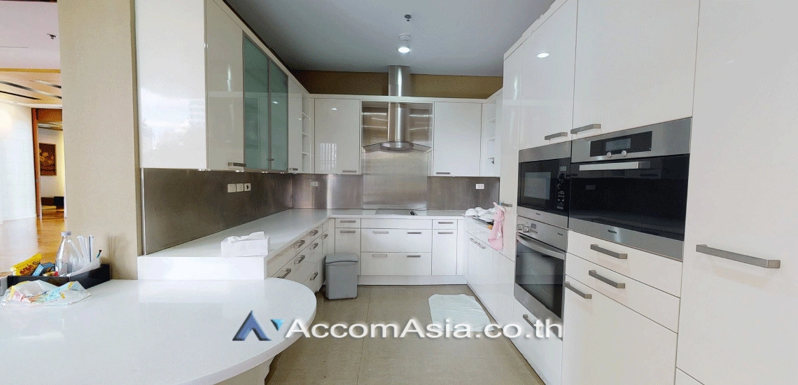 unitSpacious condo in Asoke with an unblocked view balcony at Domus 16 ( AA24564 )