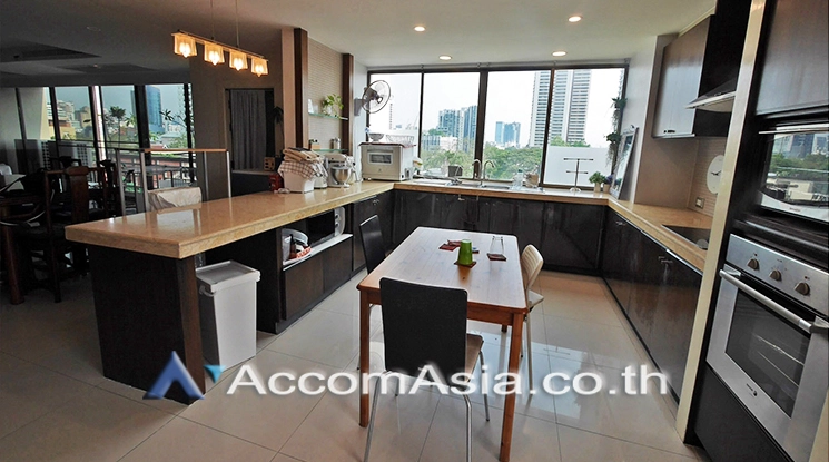 Pet friendly |  3 Bedrooms  Condominium For Sale in Sukhumvit, Bangkok  near BTS Ekkamai (AA24567)