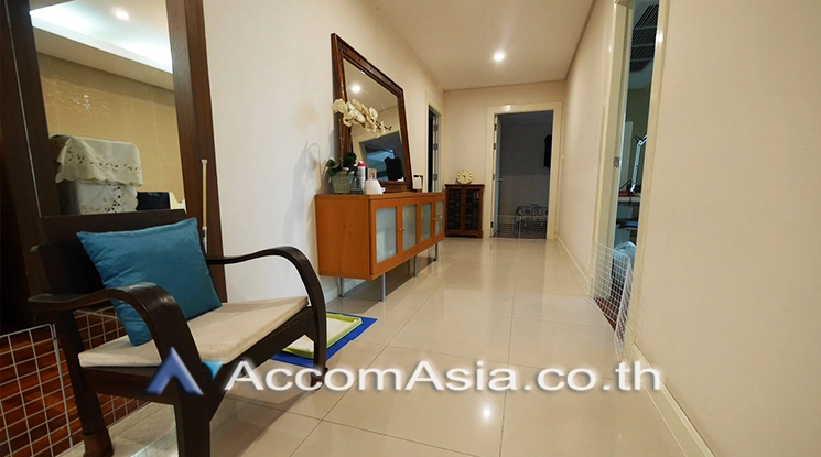 Pet friendly |  3 Bedrooms  Condominium For Sale in Sukhumvit, Bangkok  near BTS Ekkamai (AA24567)