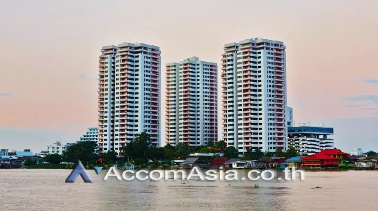 Riverine Place Condominium  3 Bedroom for Sale   in Phaholyothin Bangkok