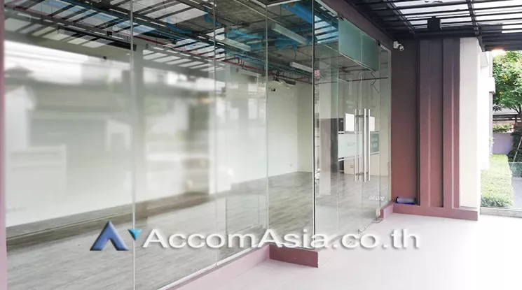 unit Retail / showroom For Rent in Sukhumvit, Bangkok  near BTS Phrom Phong (AA24617)