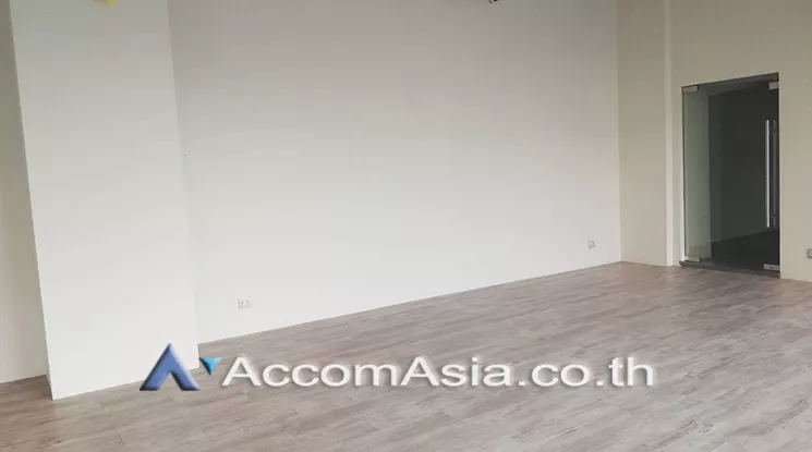  1  Retail / Showroom For Rent in Sukhumvit ,Bangkok BTS Phrom Phong AA24617