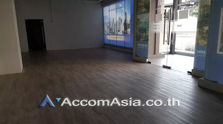  Retail / showroom For Rent in Sukhumvit, Bangkok  near BTS Phrom Phong (AA24617)