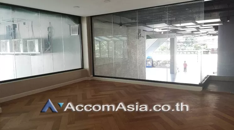  2  Retail / Showroom For Rent in Sukhumvit ,Bangkok BTS Phrom Phong at Retail Space for RENT AA24619