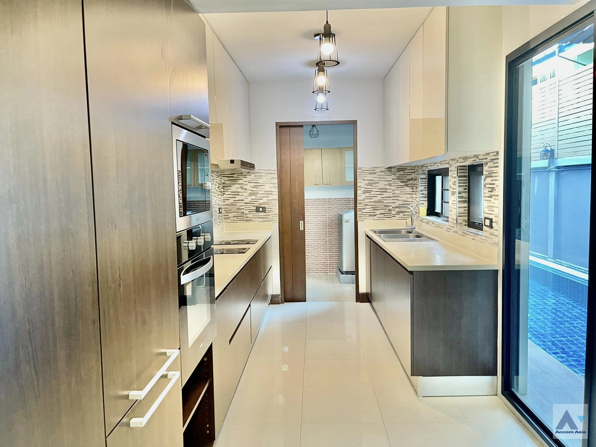 5  4 br House for rent and sale in Sukhumvit ,Bangkok BTS Thong Lo AA24620