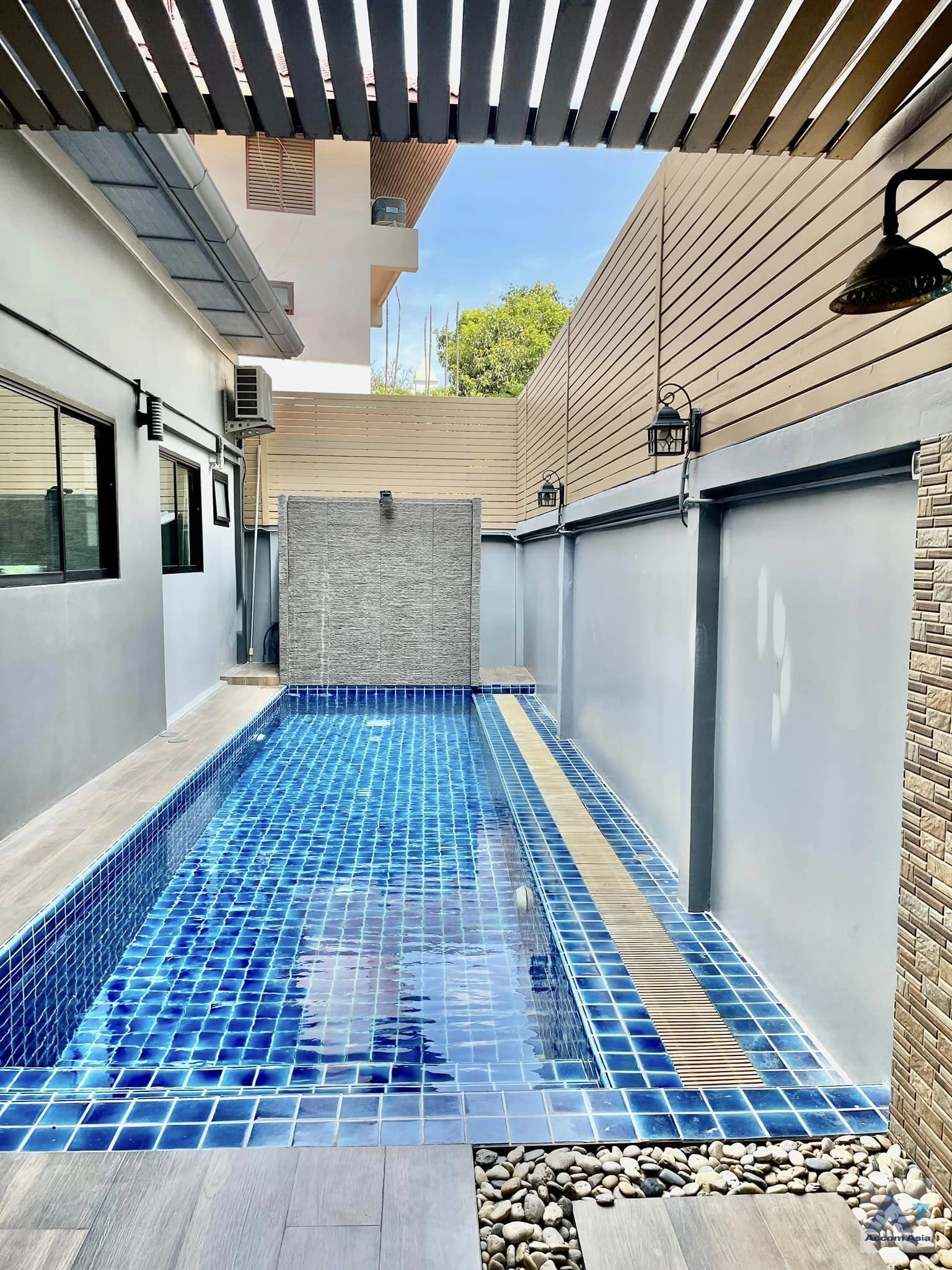 unitPrivate Swimming Pool | Sunlit family home with private garden and pool in Sukhumvit (AA24620)