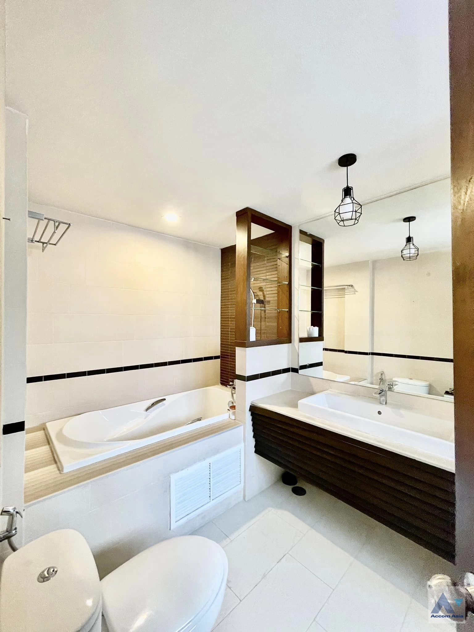 13  4 br House for rent and sale in Sukhumvit ,Bangkok BTS Thong Lo AA24620