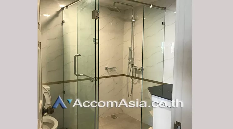 6  3 br Apartment For Rent in Sukhumvit ,Bangkok BTS Phrom Phong at Low-rise apartment, Walk 400m to BTS AA24638