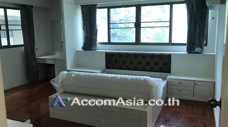 8  3 br Apartment For Rent in Sukhumvit ,Bangkok BTS Phrom Phong at Low-rise apartment, Walk 400m to BTS AA24638