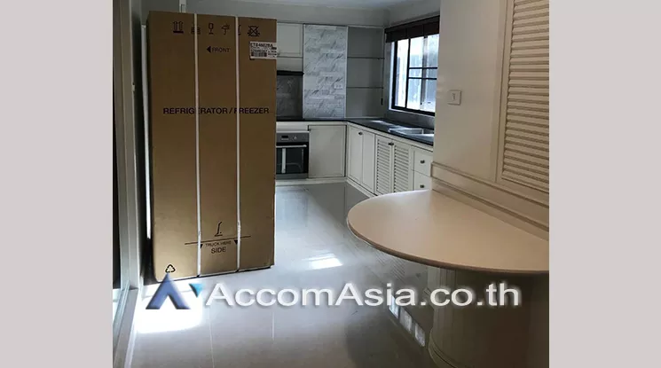 9  3 br Apartment For Rent in Sukhumvit ,Bangkok BTS Phrom Phong at Low-rise apartment, Walk 400m to BTS AA24638