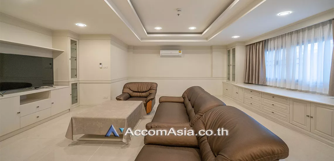unit 3 Bedrooms  Apartment For Rent in Sukhumvit, Bangkok  near BTS Phrom Phong (AA24657)