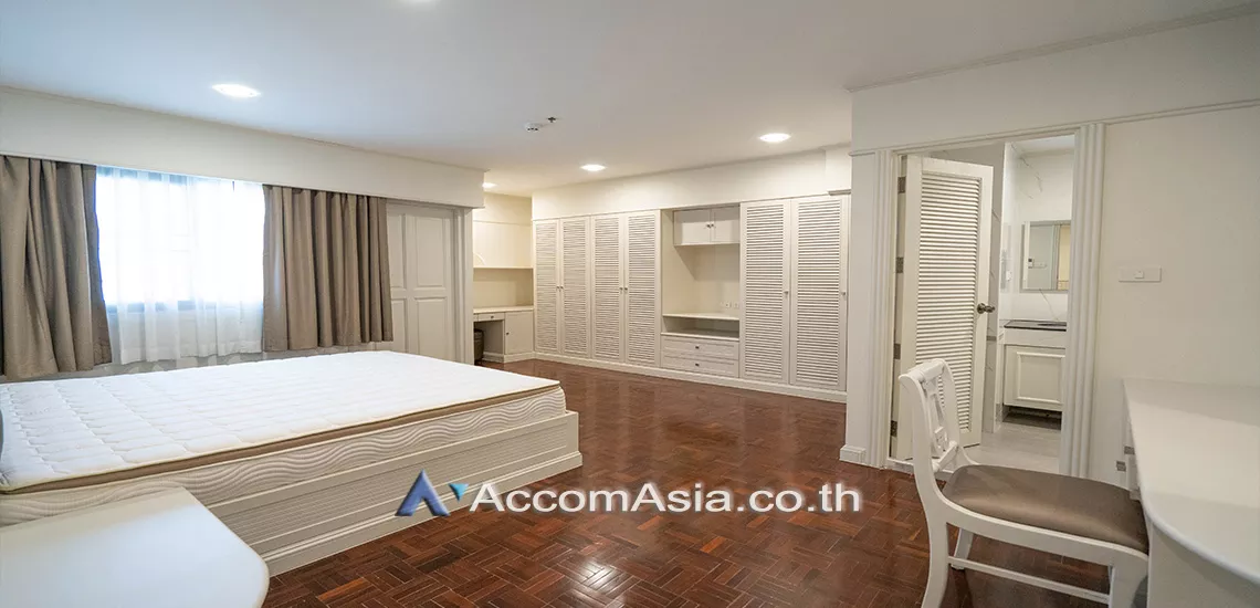 5  3 br Apartment For Rent in Sukhumvit ,Bangkok BTS Phrom Phong at Low-rise apartment, Walk 400m to BTS AA24657