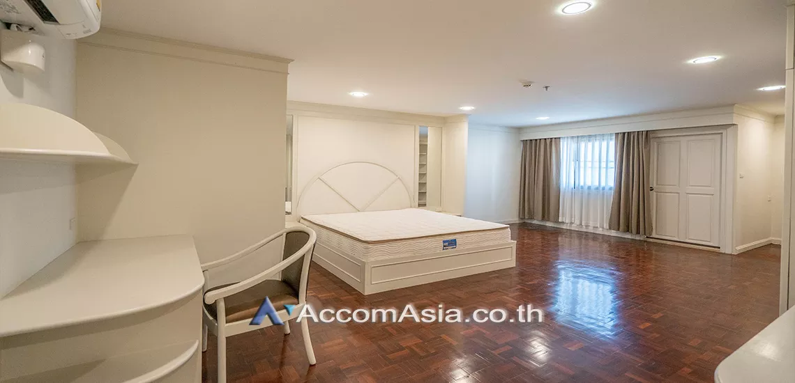 6  3 br Apartment For Rent in Sukhumvit ,Bangkok BTS Phrom Phong at Low-rise apartment, Walk 400m to BTS AA24657