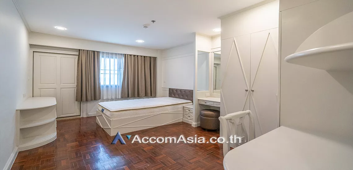 7  3 br Apartment For Rent in Sukhumvit ,Bangkok BTS Phrom Phong at Low-rise apartment, Walk 400m to BTS AA24657