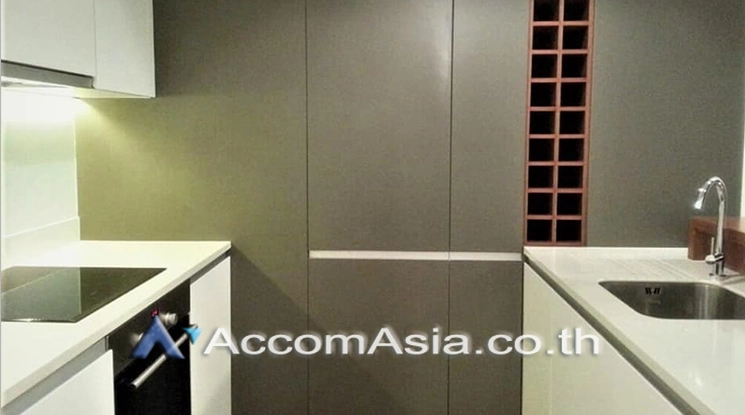 unit 3 Bedrooms  Condominium For Sale in Charoen Nakhon, Bangkok  near BTS Krung Thon Buri (AA24660)